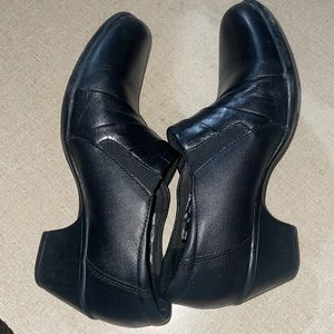 Clarks Bendable Collection Womens Black Leather Slip-on Loafers shoes size 7